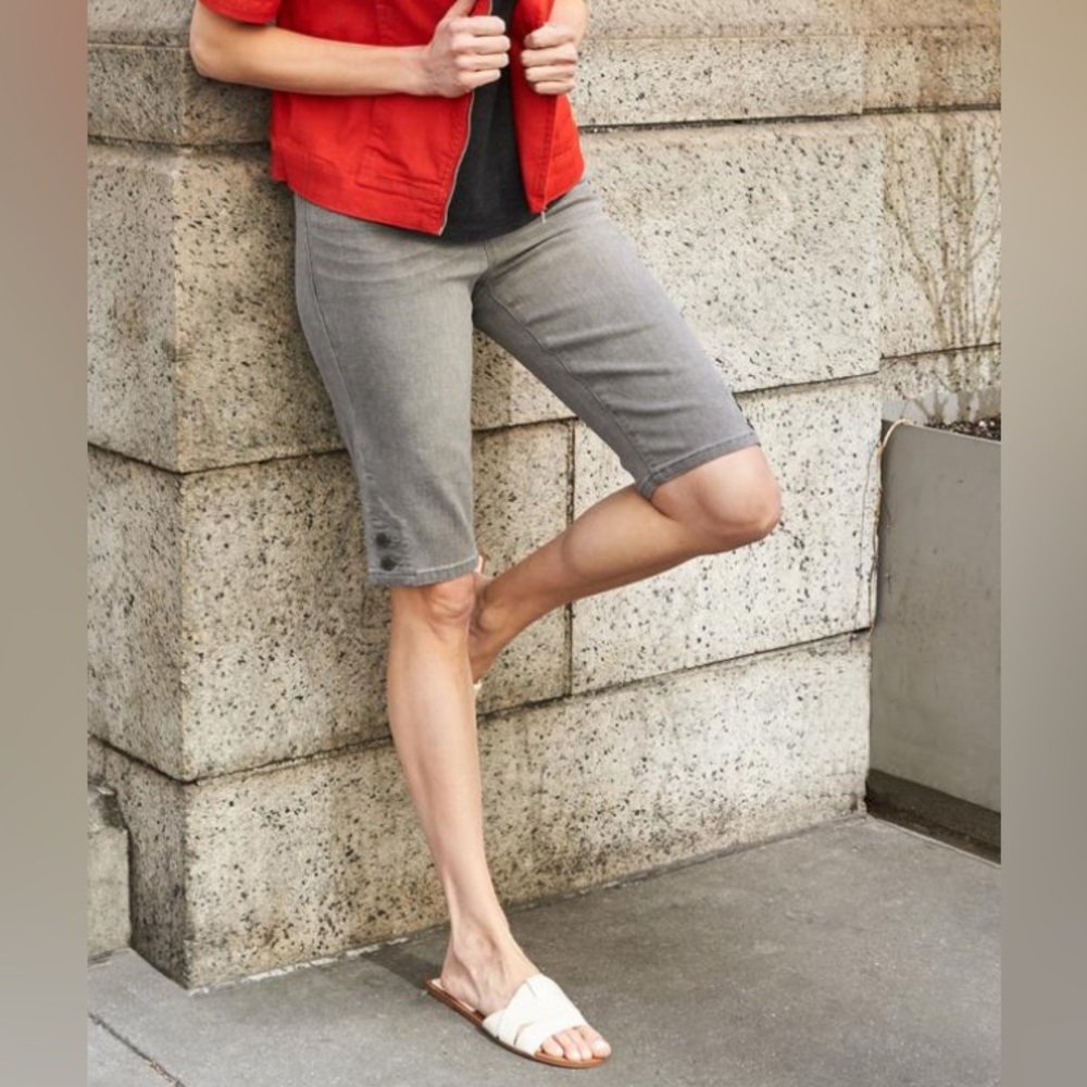 DG2 by Diane Gilman Pull On New Classic Stretch Bermuda shorts-Sz 14